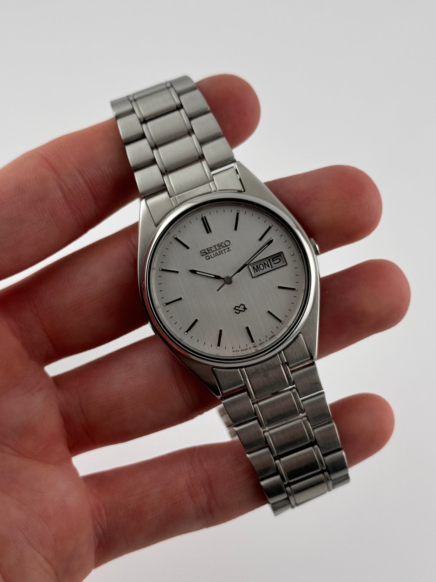 Seiko SQ Quartz Date - 5Y23-8A11