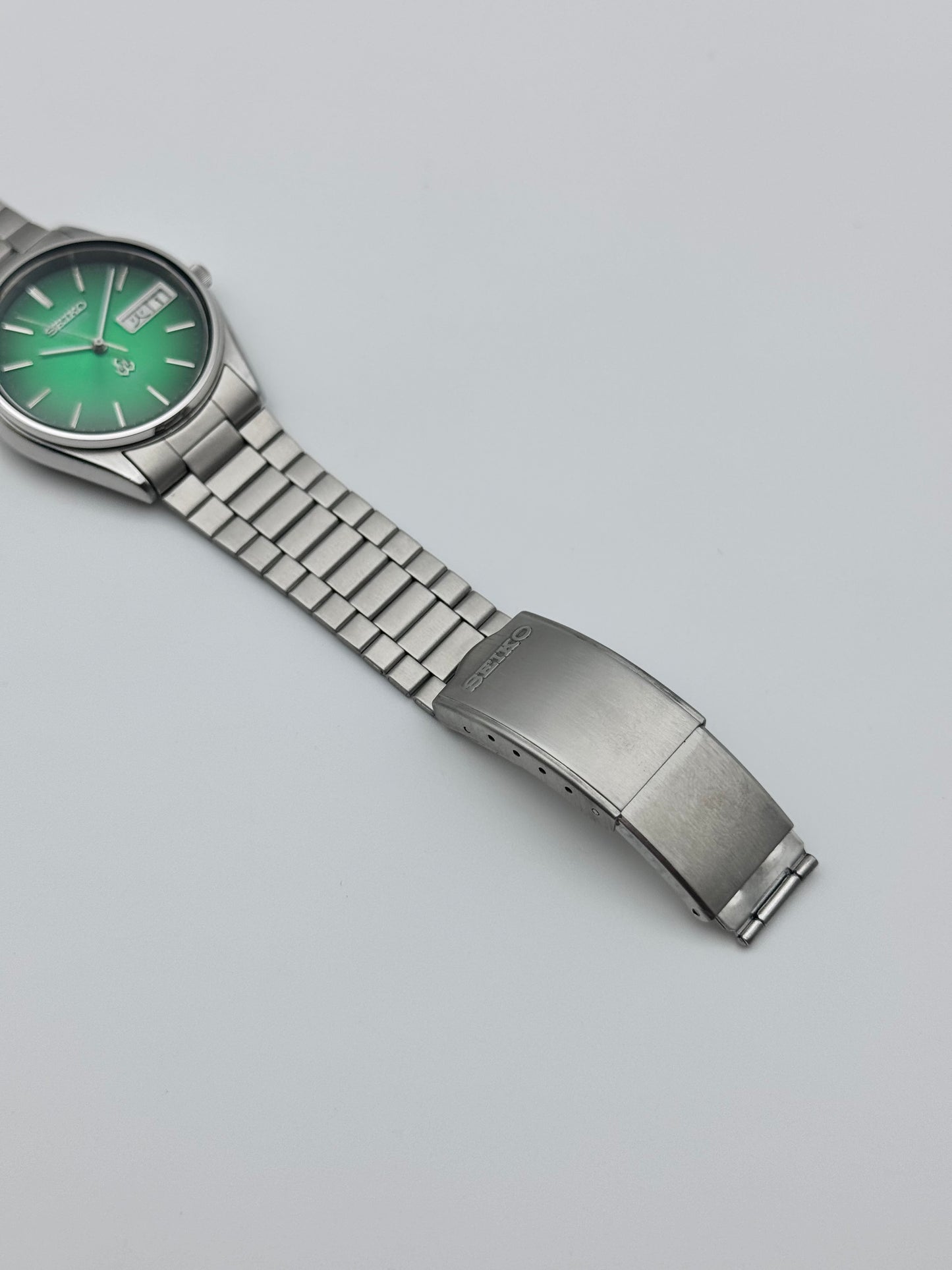 Seiko Type II Quartz JDM - 8222-6030 - Rare Green Dial