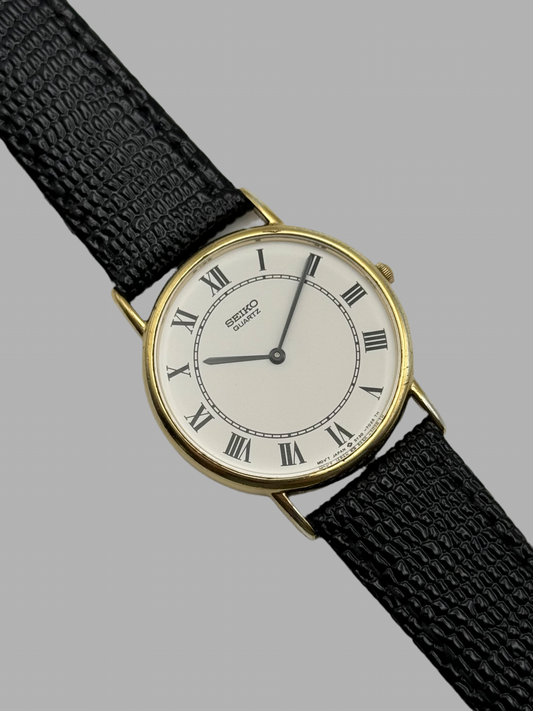 Seiko Quartz Roman Numeral Dial 5Y30-7000