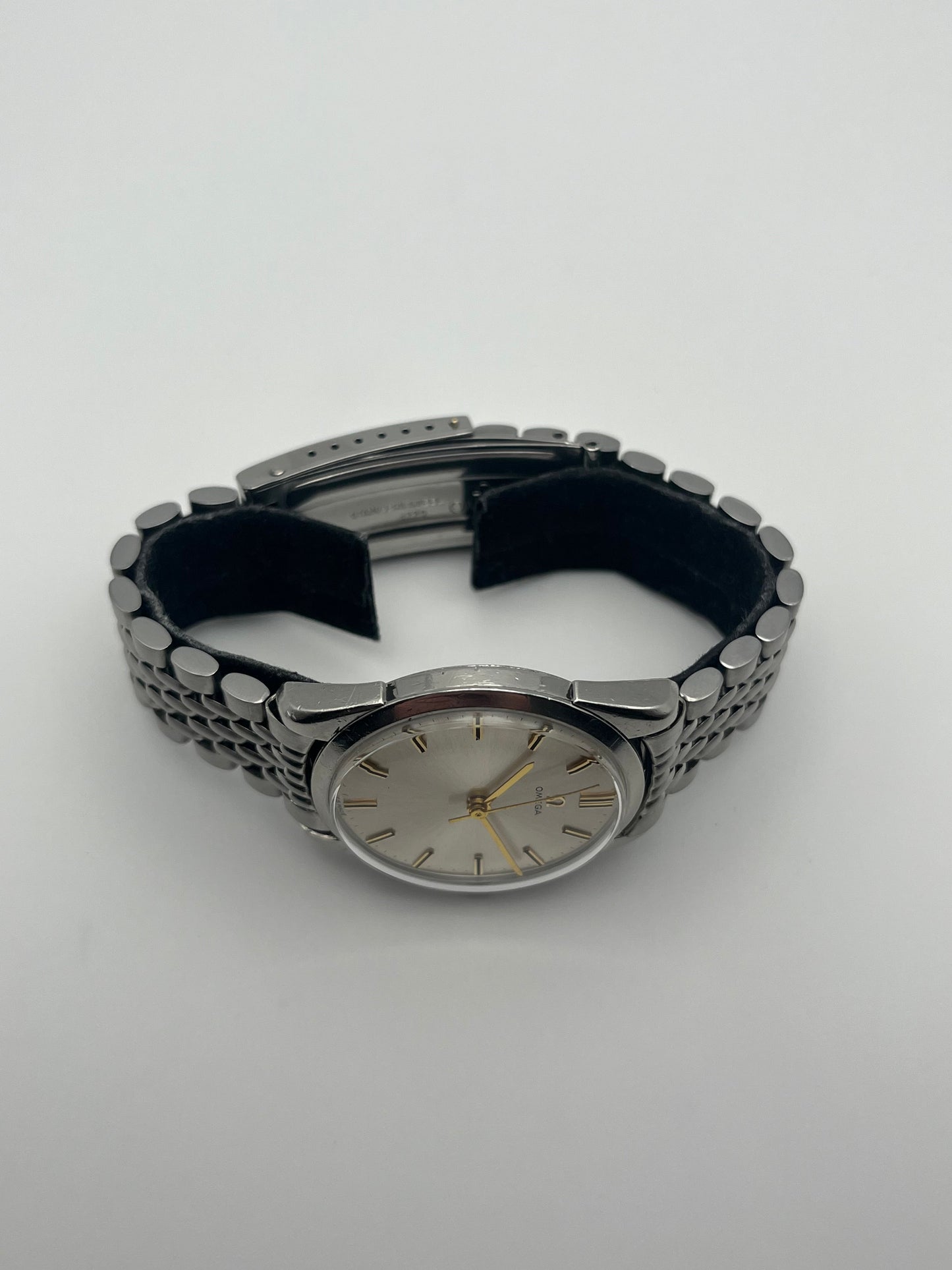 Omega Manual Wind Cal: 284 - Original Beads of Rice Bracelet -  2910-1-SC