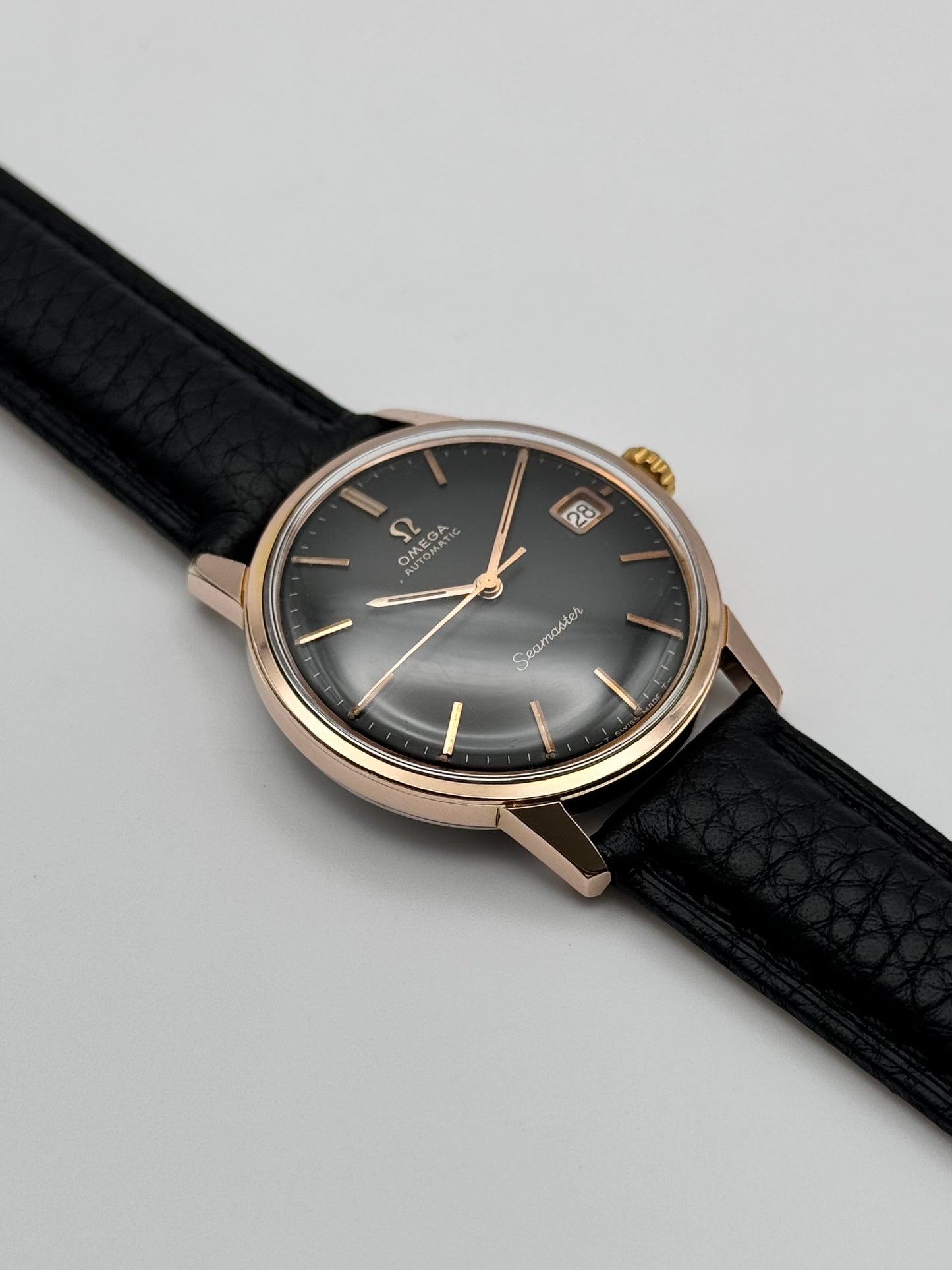 Omega Seamaster Geneve Automatic - Extremely Rare Rose Gold & Black Dial - 166.002