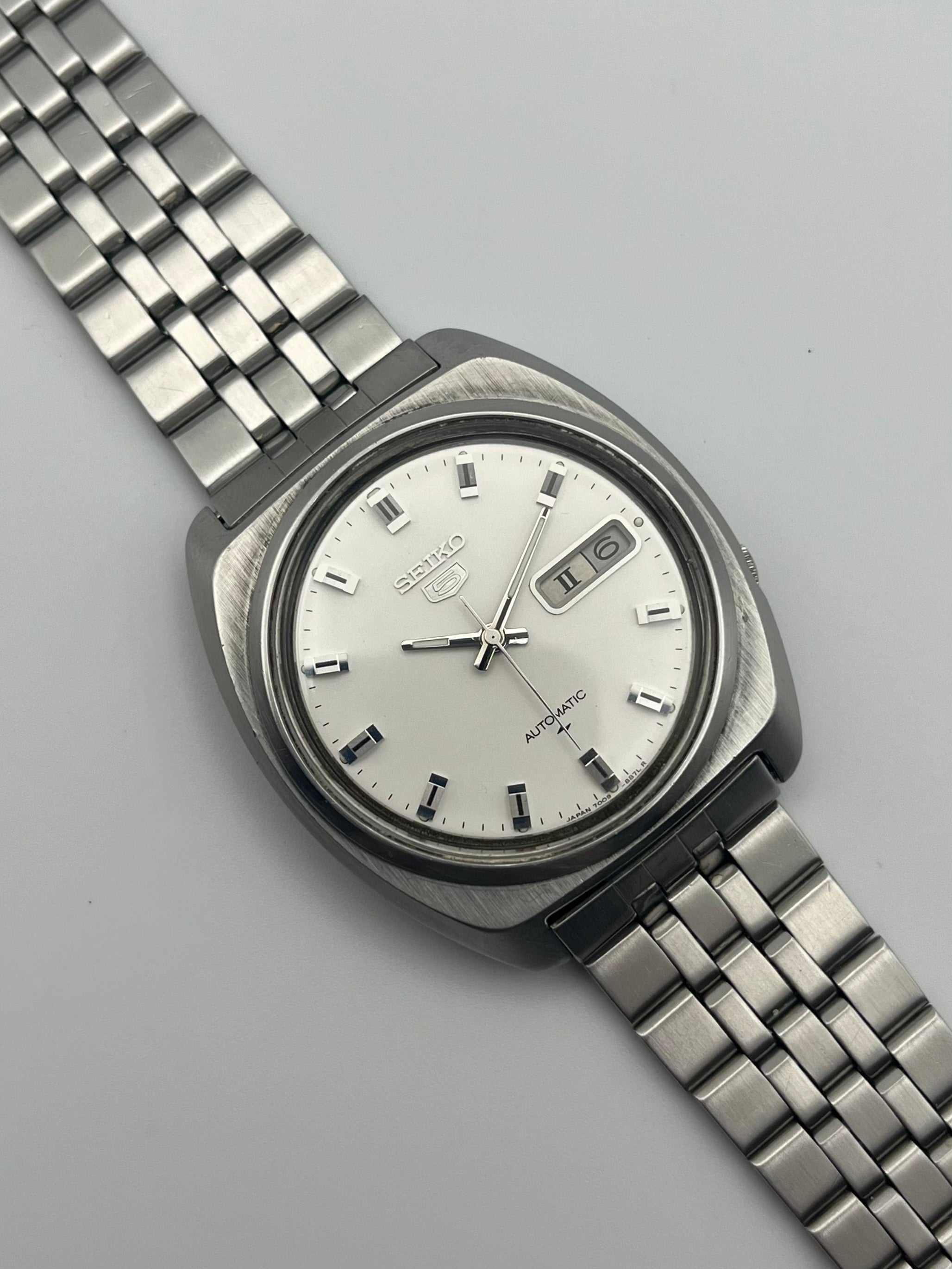 Seiko 5 Automatic 7009-8580-P – The Wrist Watcher