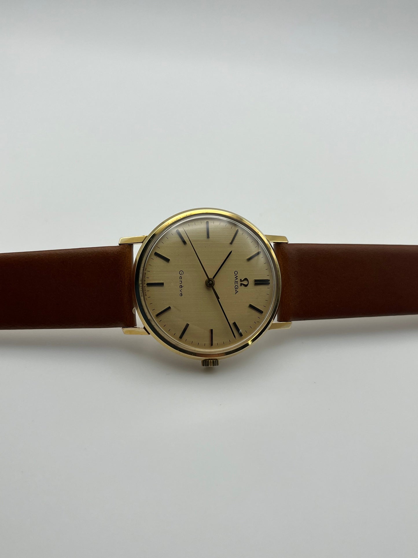 Omega Geneve Manual Wind 9ct Gold 131.25016 - Original Box