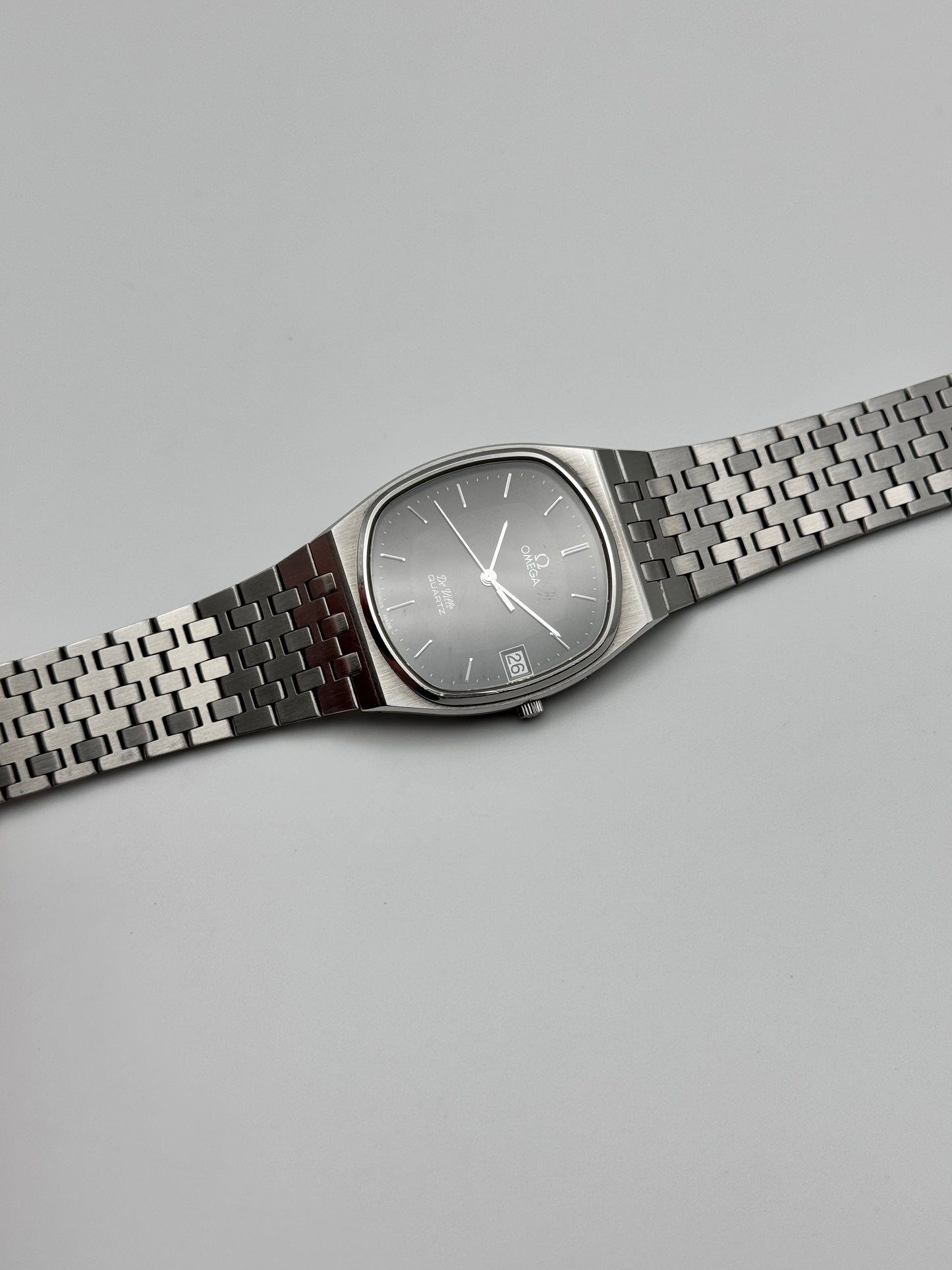 Omega DeVille Quartz Date 192.0011