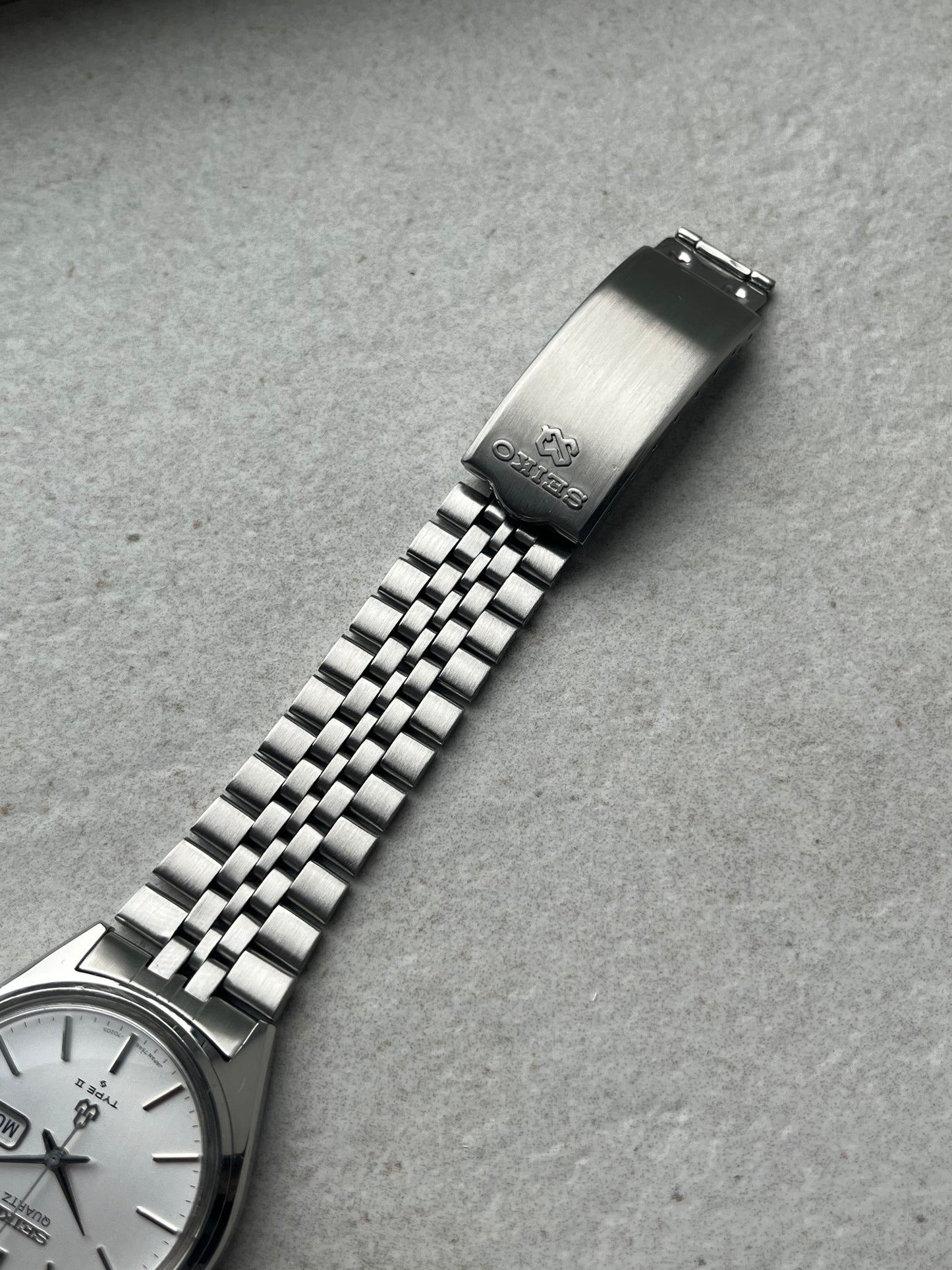 Seiko Type II Quartz 7546-8390