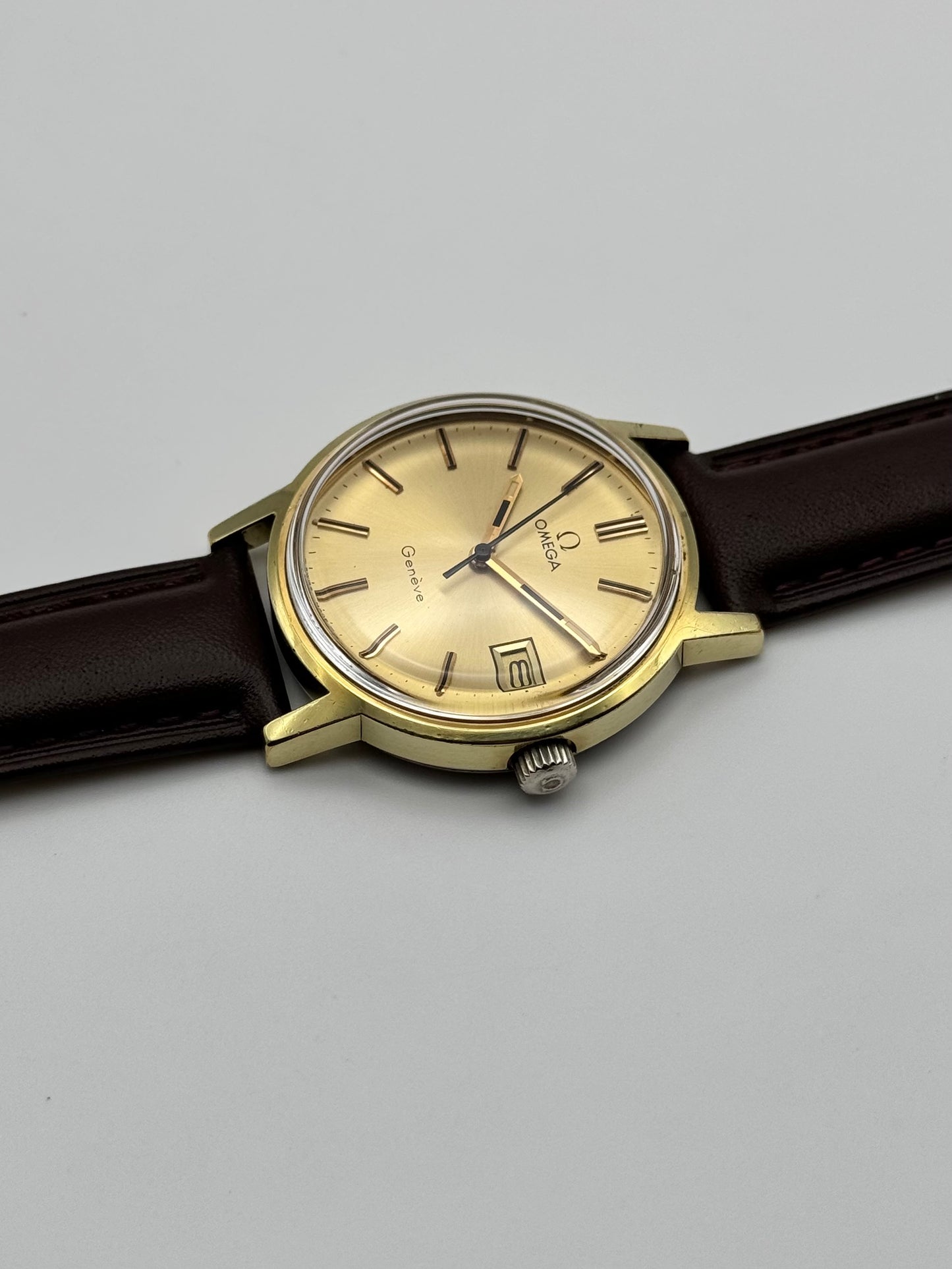 Omega Geneve Manual Wind Date 136.0098