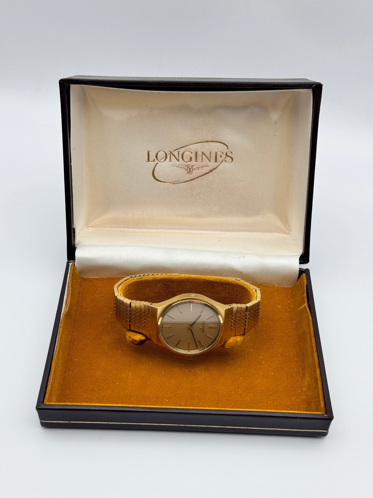 Longines Manual Wind - Original Bracelet - Box and Papers