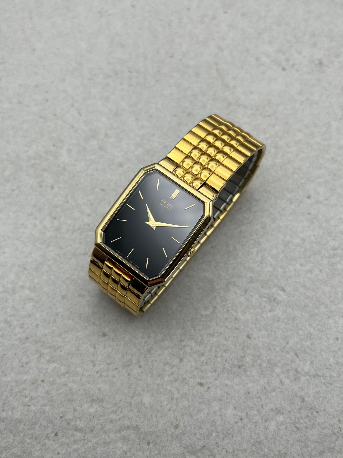 Seiko Tank Quartz 5Y30-5K09 - Rare pyramid bracelet