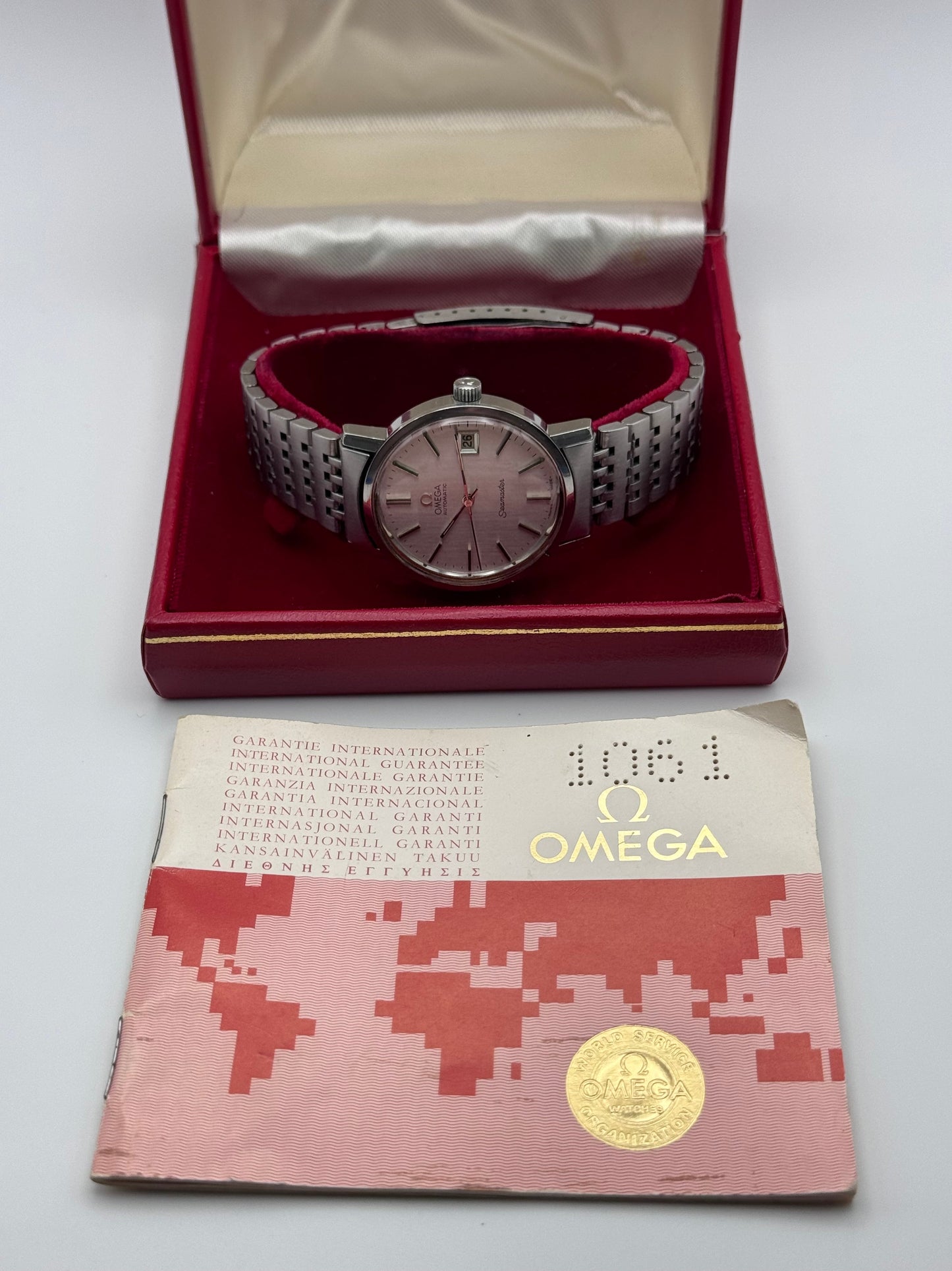 Omega Seamaster Automatic Date 166.0202 - Box and papers