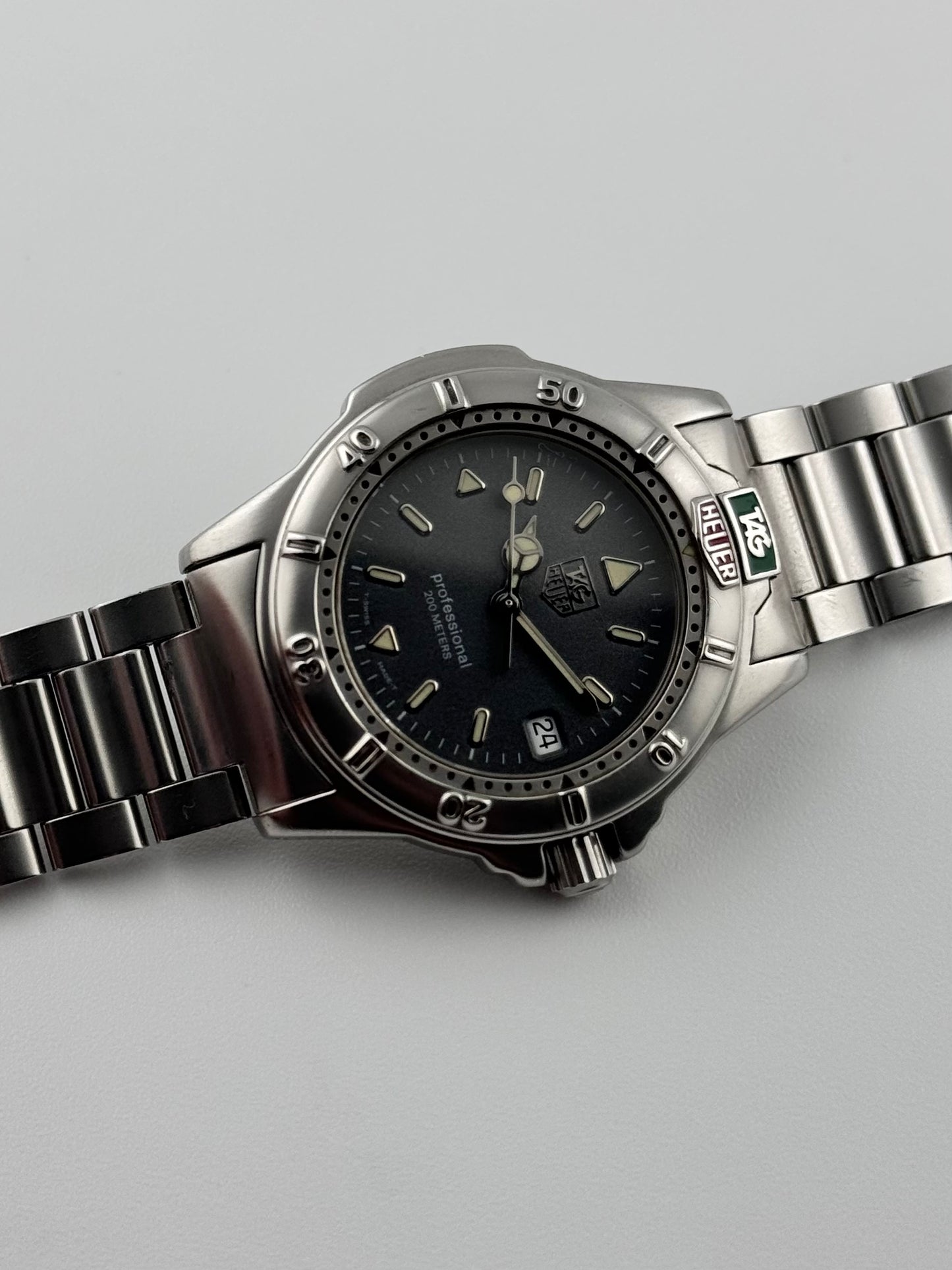 Tag Heuer Professional 200 Quartz Date - WF1211-K0