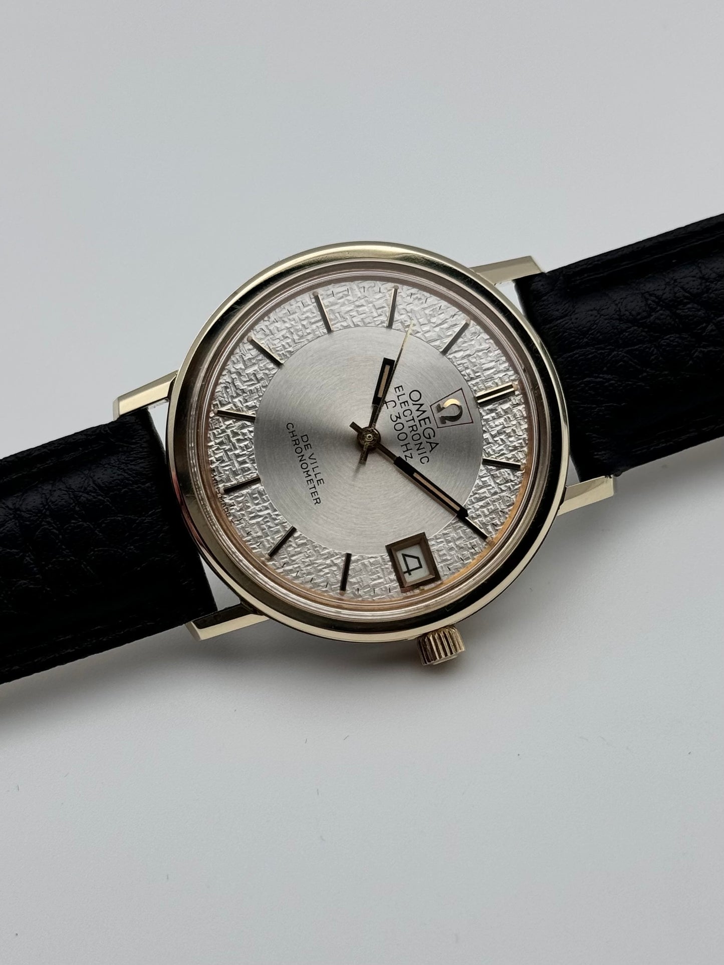 Omega De Ville Chronometer Electronic F300HZ - 198.0032 - Original Box, Hangtag & Papers - Rare Dial