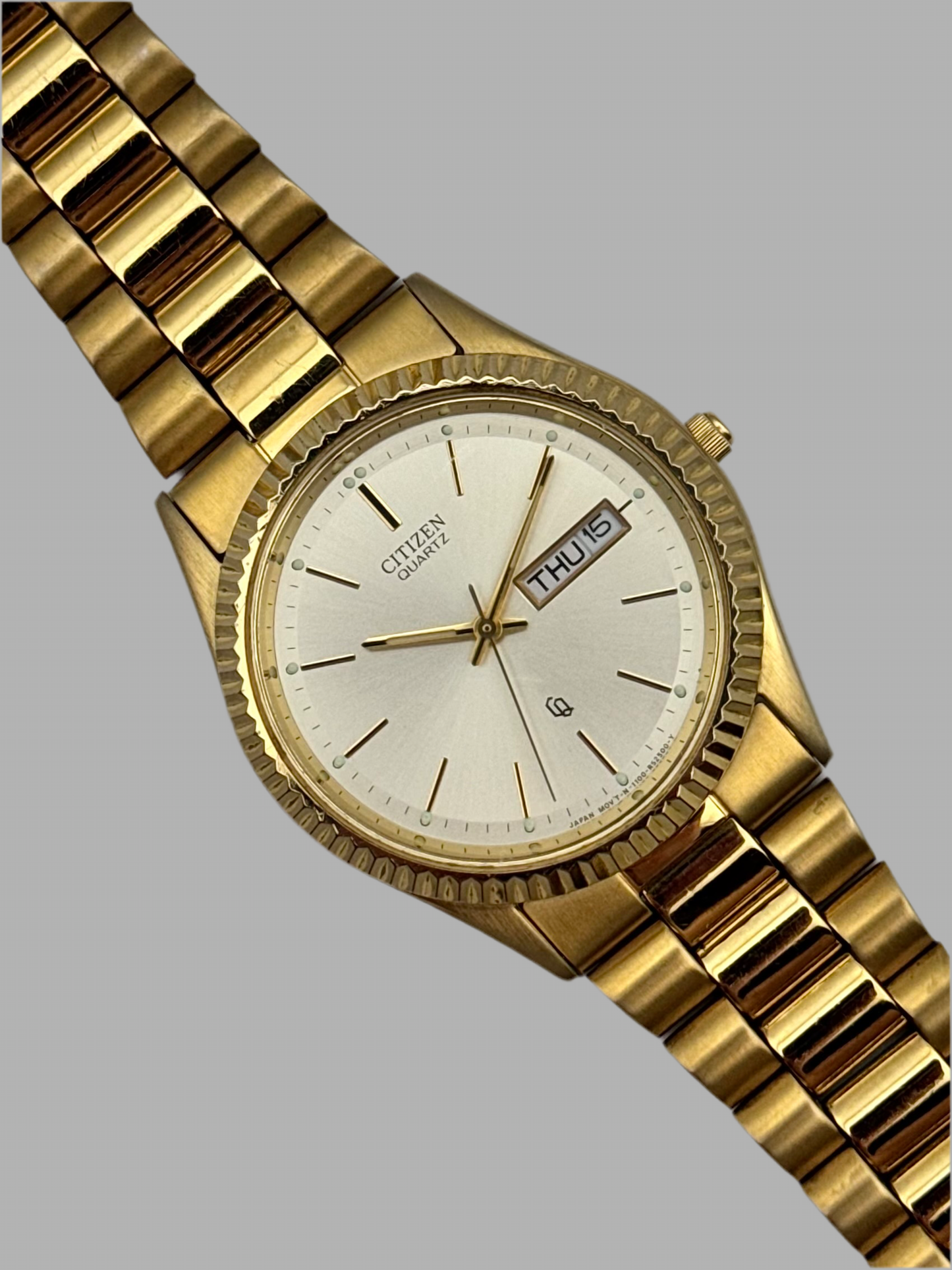 Citizen CQ Quartz Day-Date - 1102 R19823