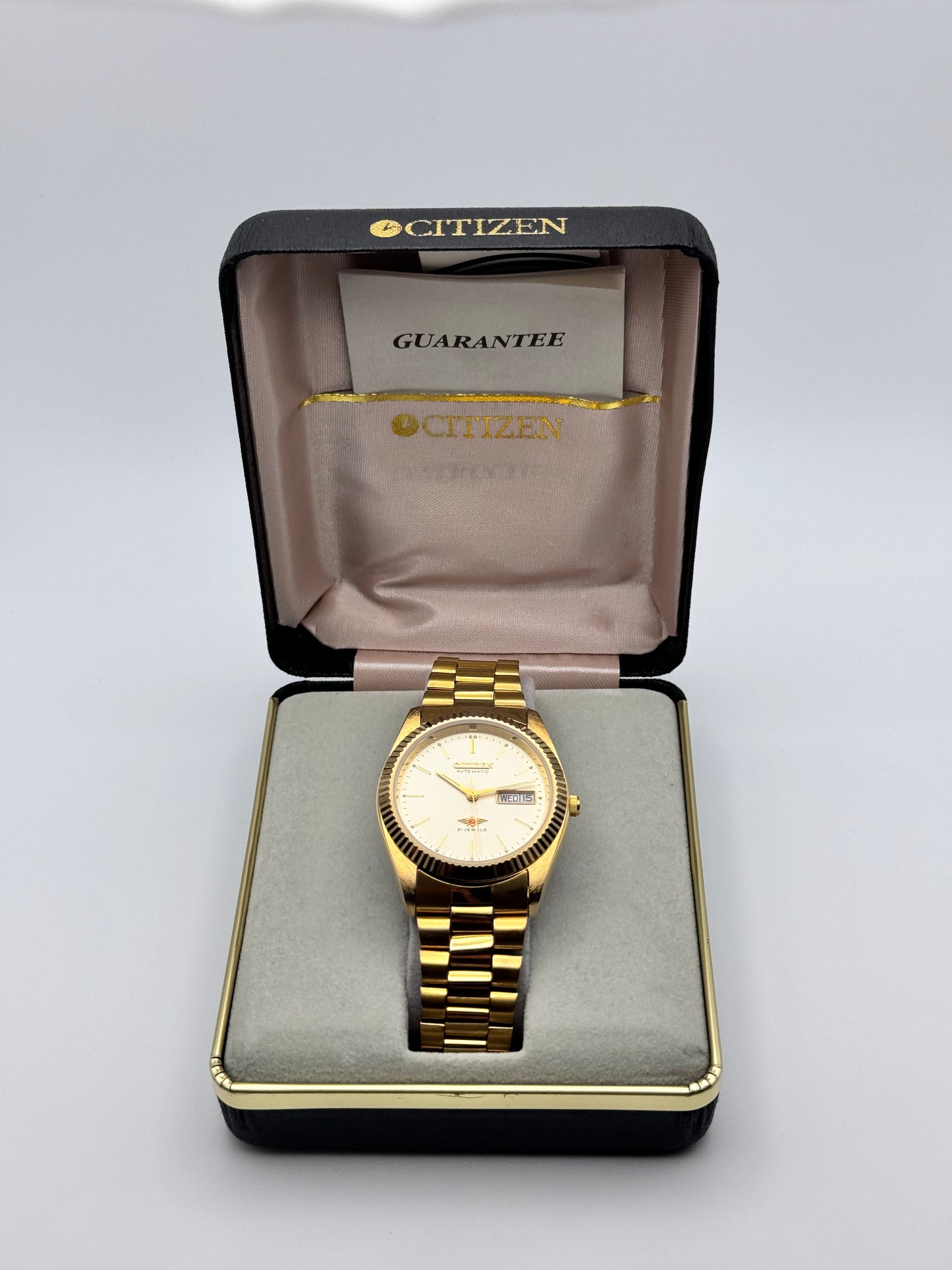 Citizen Eagle 7 Day-Date 8200-R02092 - Box and Papers