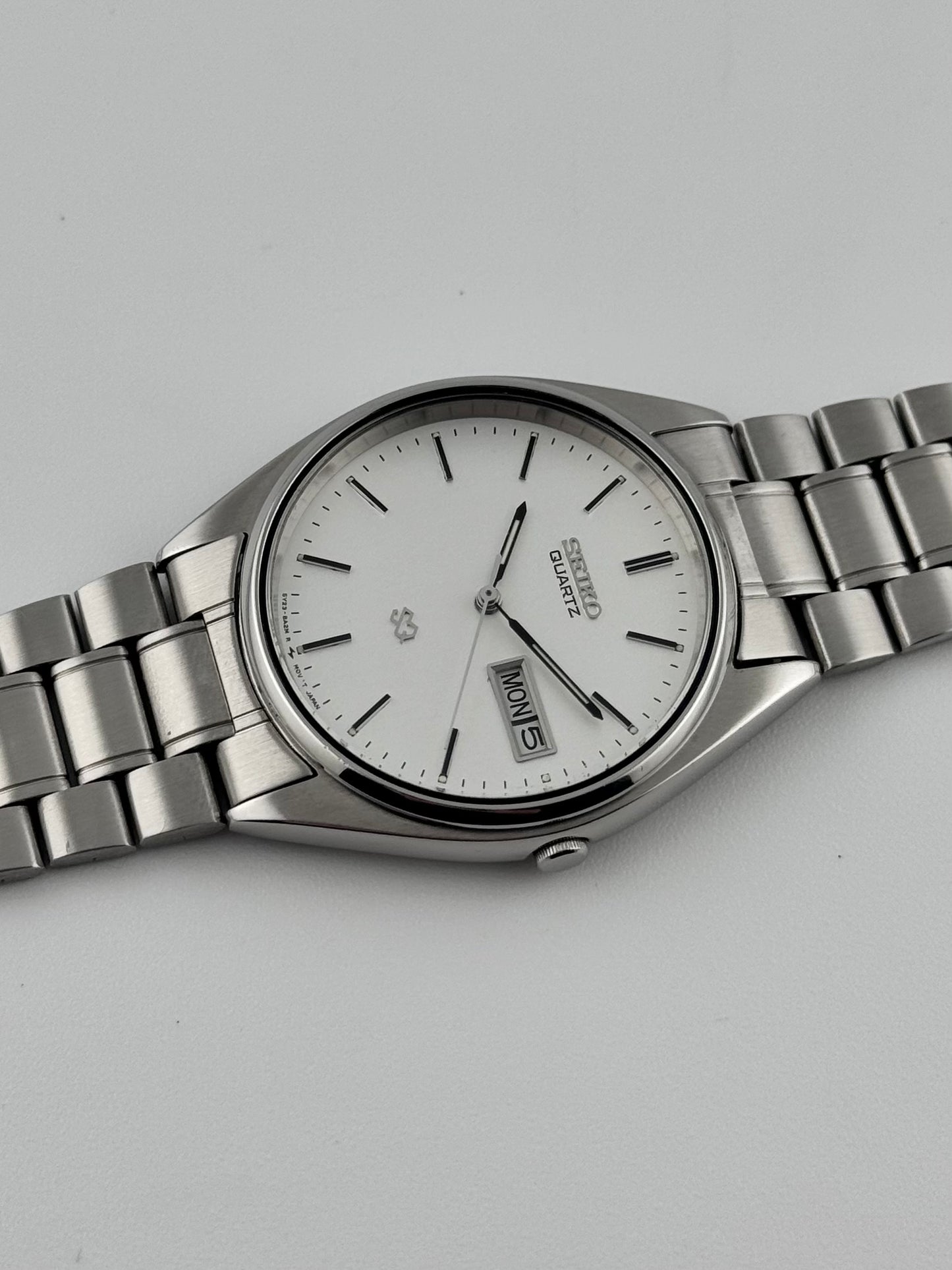 Seiko SQ Quartz Date - 5Y23-8A11