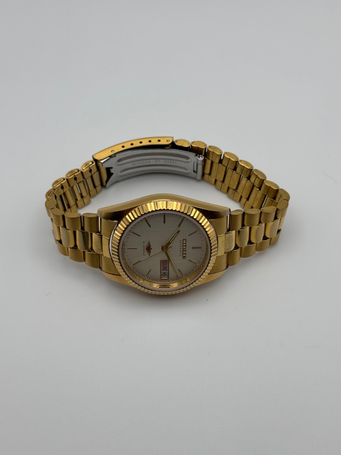 Citizen Eagle 7 Day-Date 4-R02092 - Box and Papers