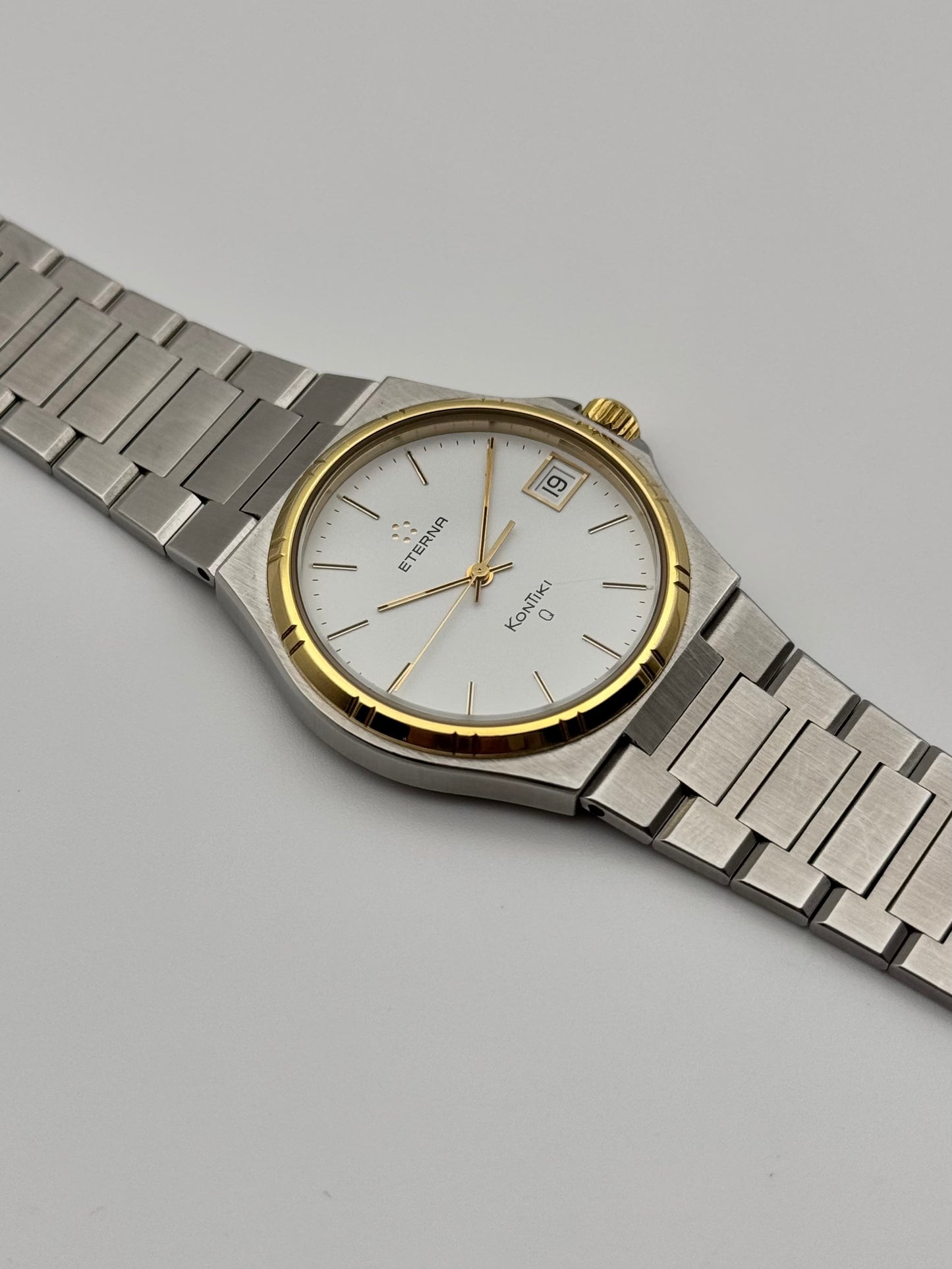 Eterna Kontiki Q Quartz Date