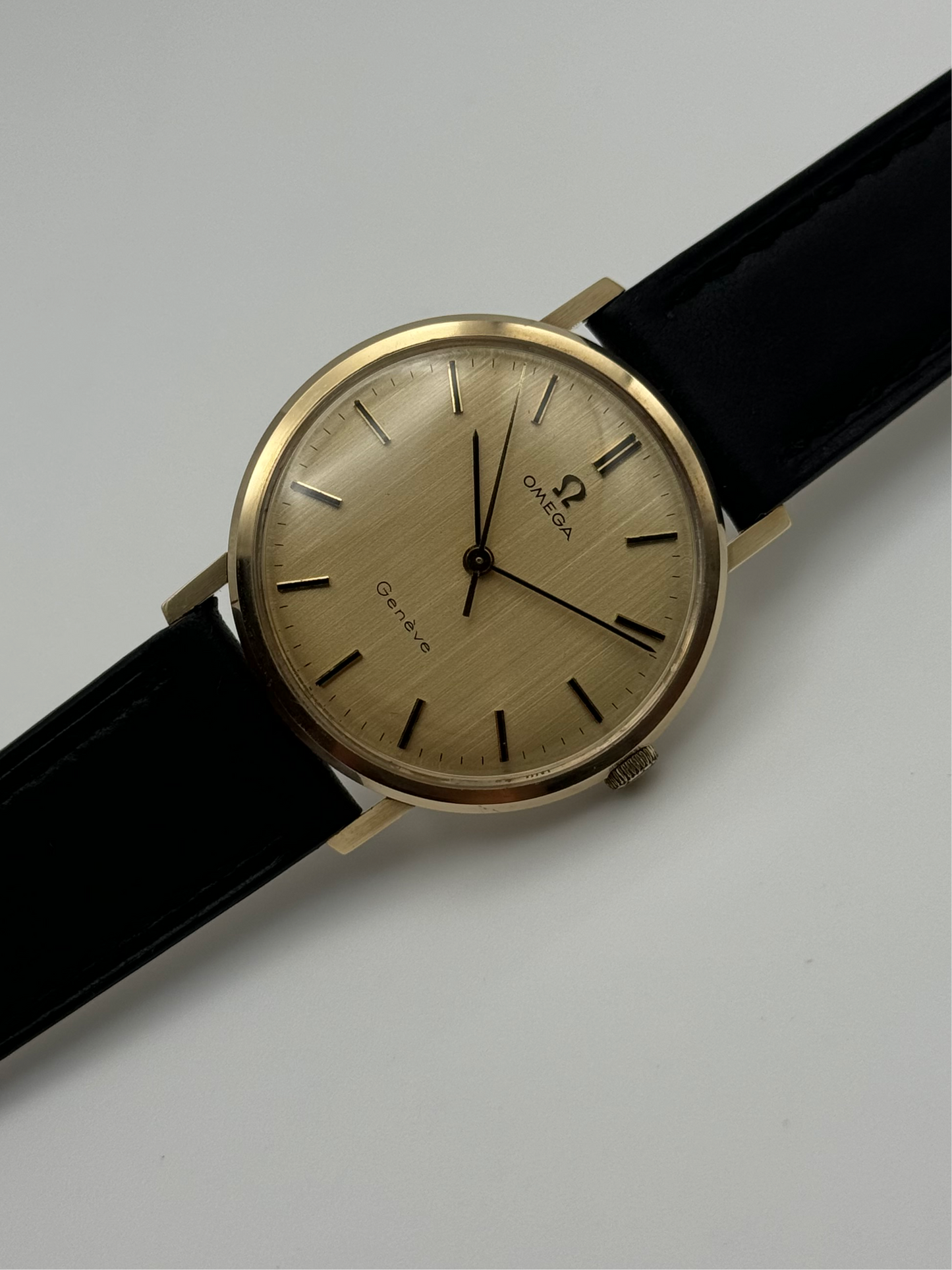 Omega Geneve Manual Wind 9ct Gold 131.25016