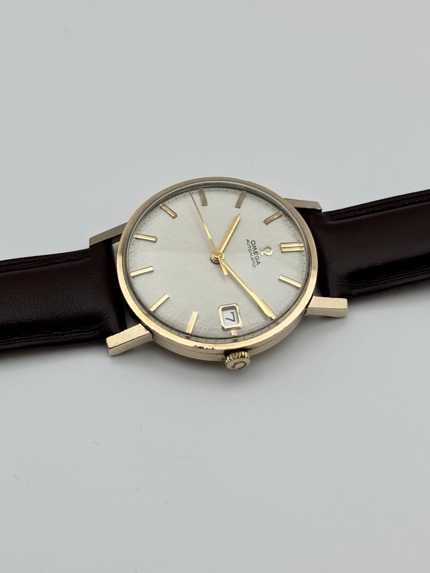 Omega Automatic 9ct Gold - Linen Dial - 161.25002