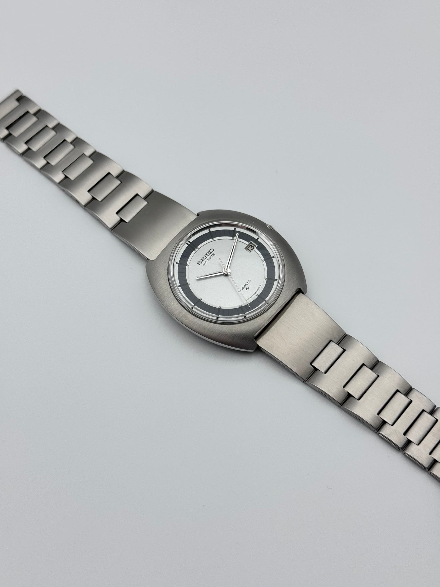 Seiko Automatic Date 17j - Near New Old Stock - 7005-8150