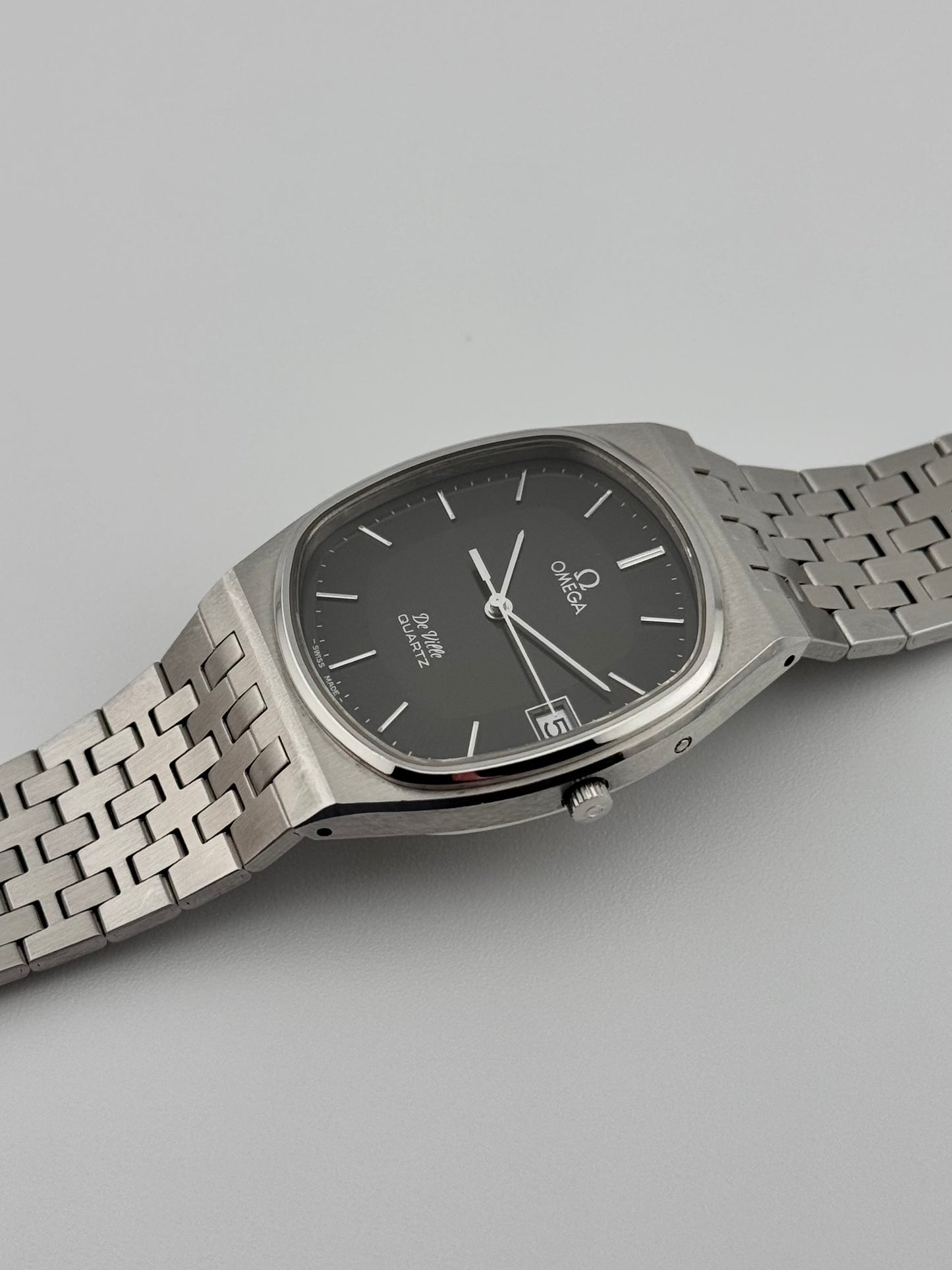 Omega DeVille Quartz Date - 192.0011