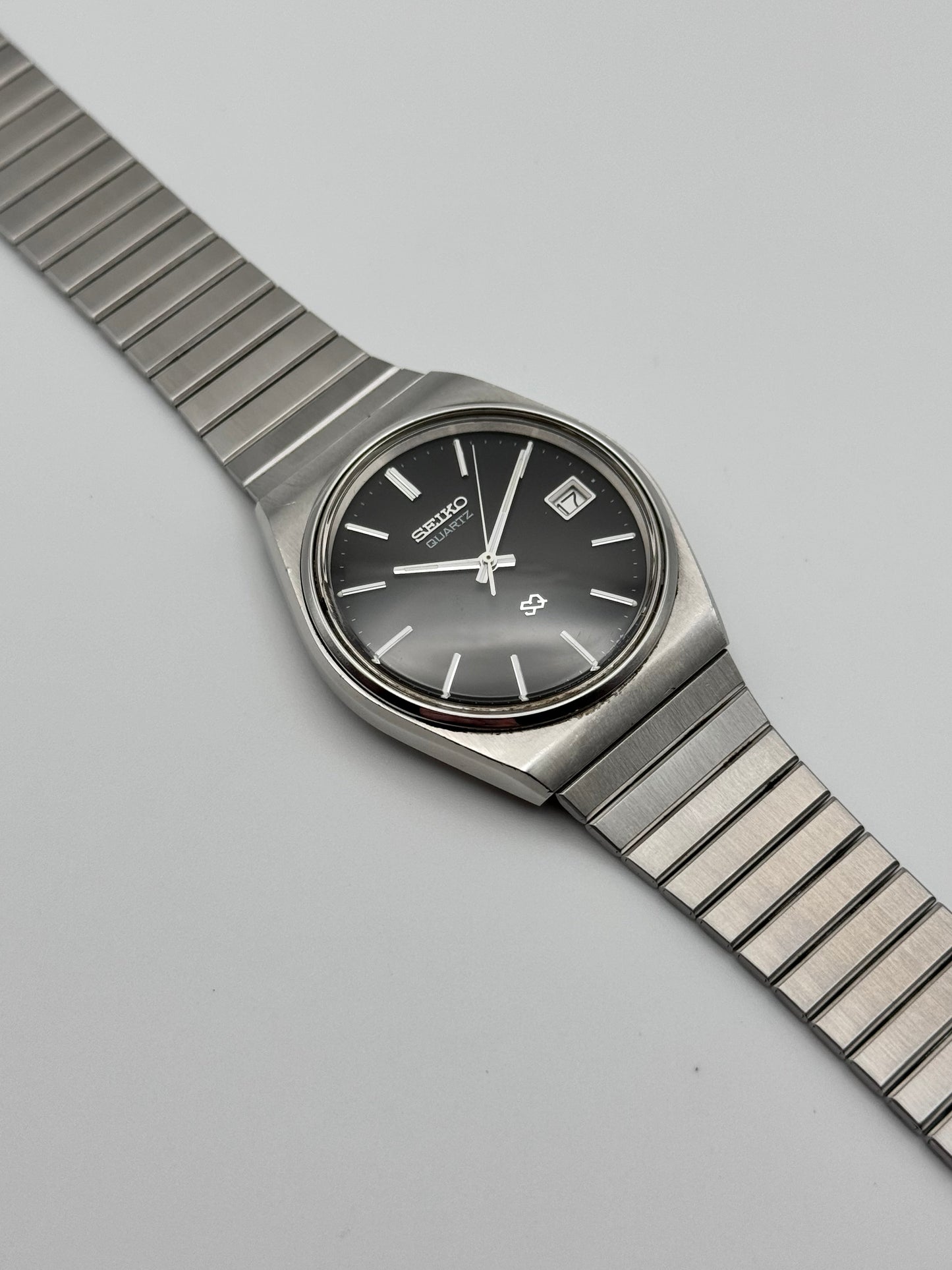 Seiko SQ Quartz 8222-8000