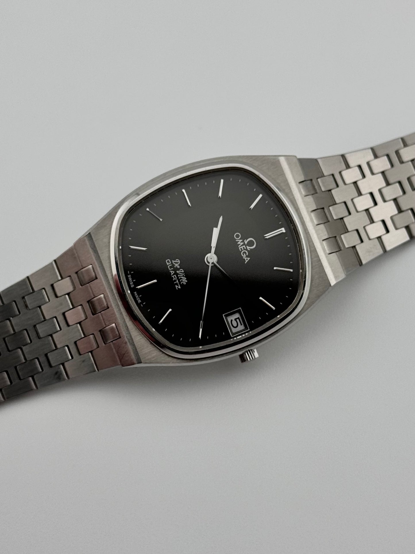 Omega DeVille Quartz Date - 192.0011