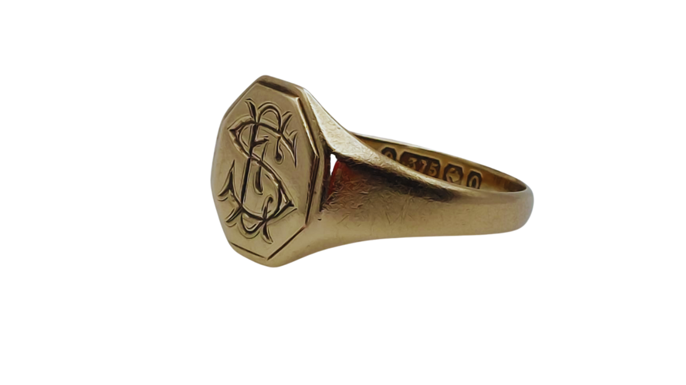 9ct Gold Gold Signet Ring With Inscription C S