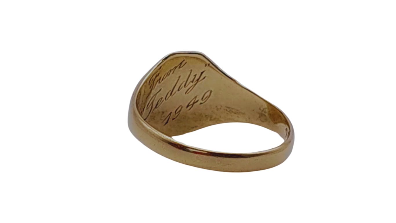 9ct Gold Gold Signet Ring With Inscription C S