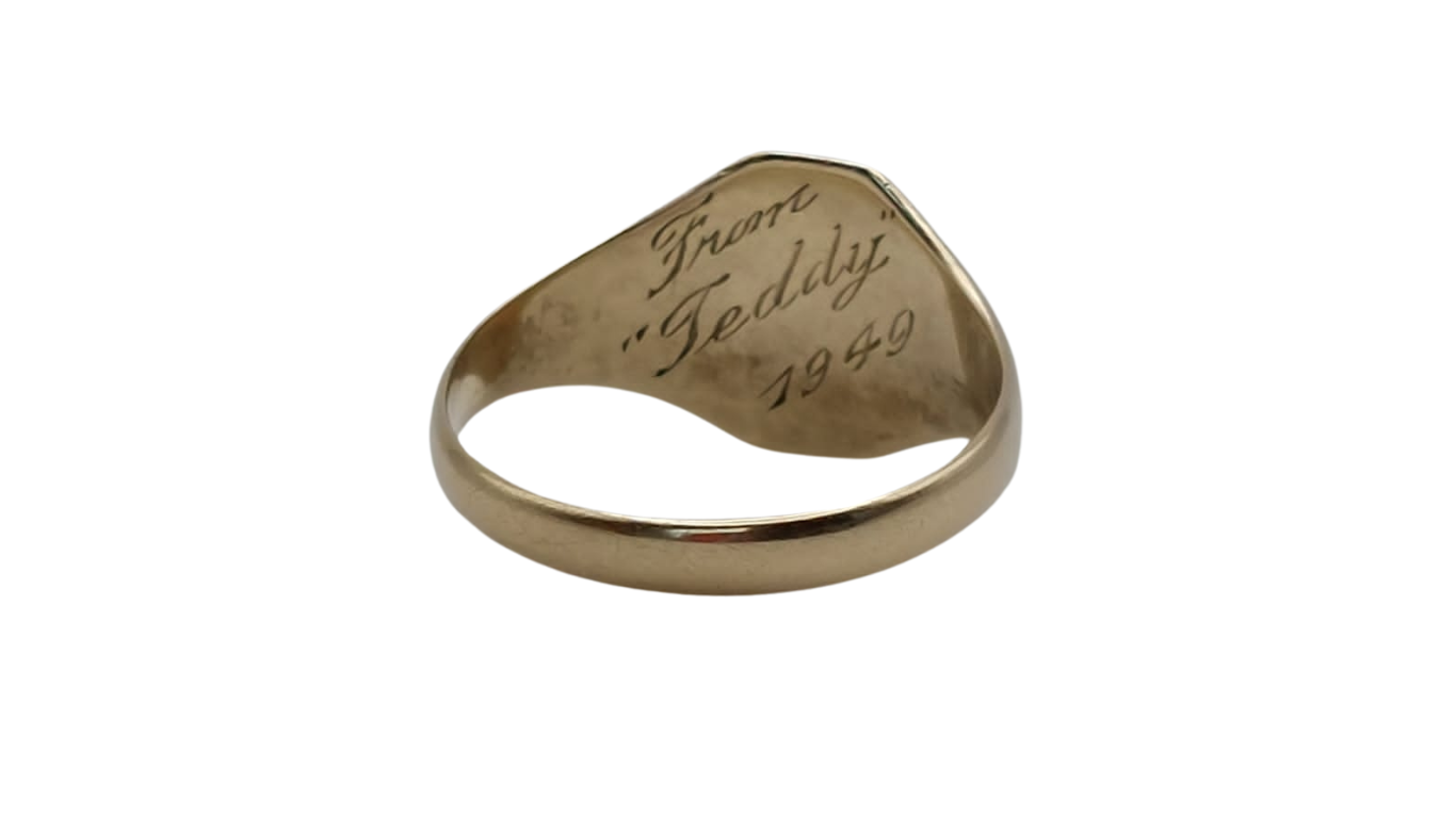 9ct Gold Gold Signet Ring With Inscription C S