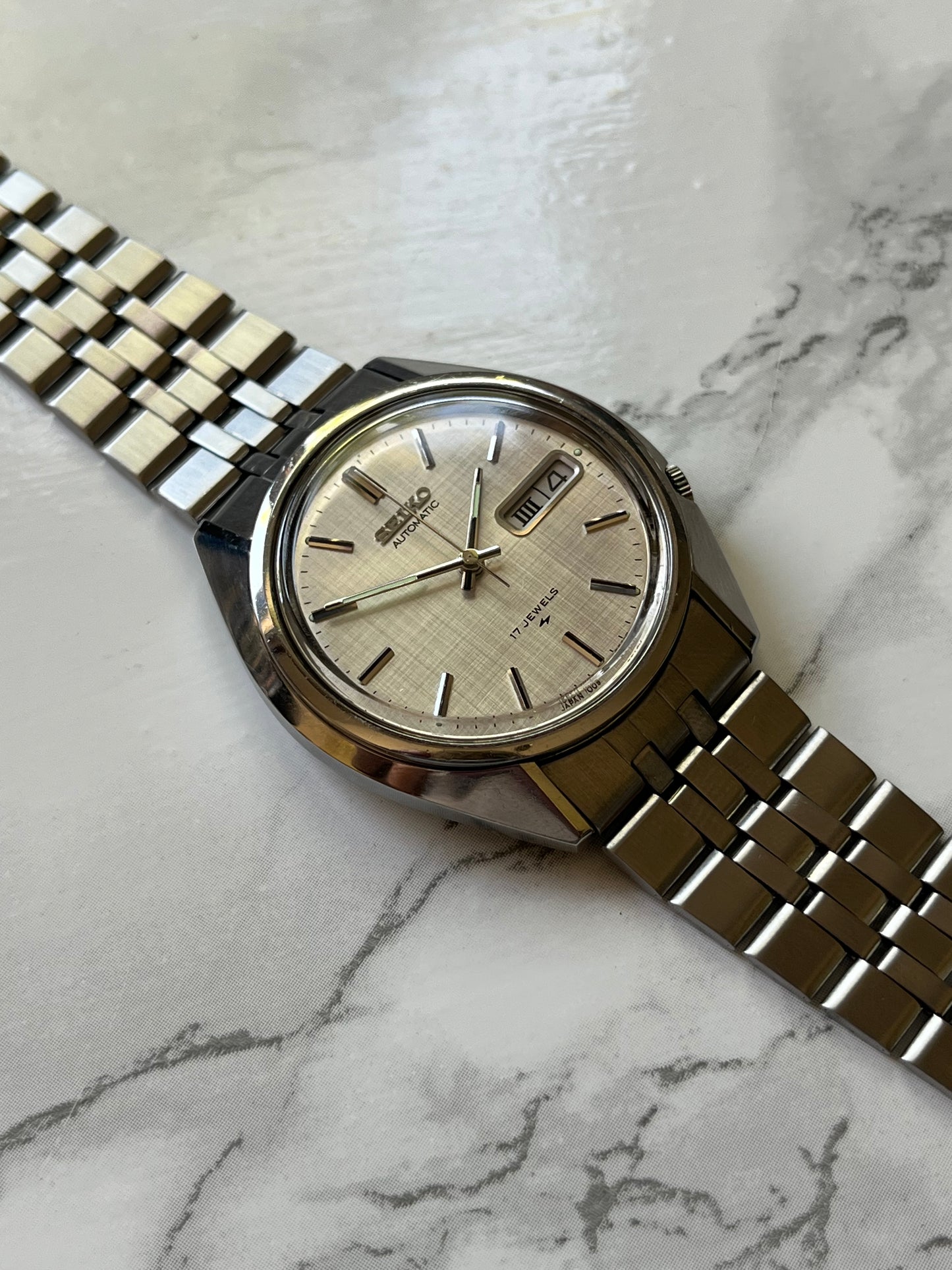 Seiko Automatic Linen Dial 7009-8270-P