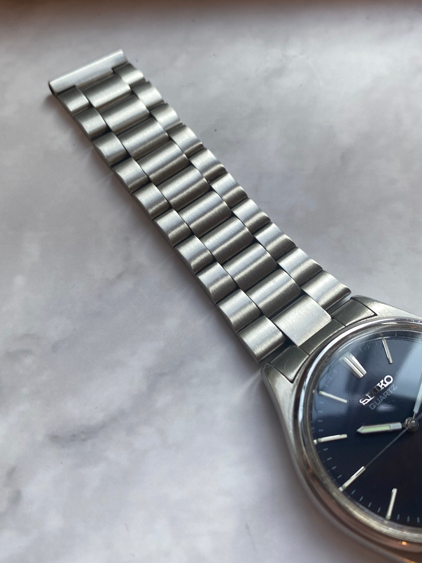 Seiko SQ Quartz Date 5Y22-8020