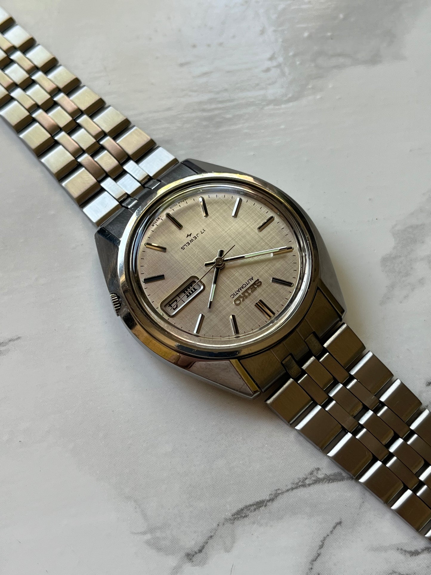 Seiko Automatic Linen Dial 7009-8270-P