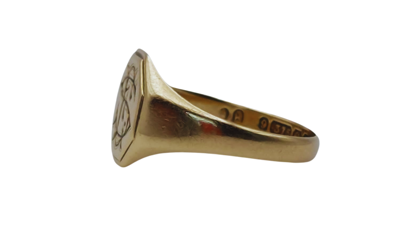 9ct Gold Gold Signet Ring With Inscription C S